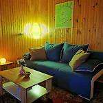 Merikotka - A Cozy Wooden Cottage, Slovenia *