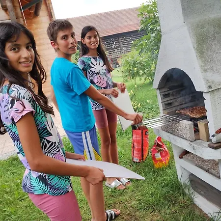 Merikotka - A Cozy Wooden Cottage, Slovenia Braslovce