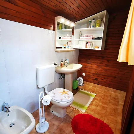 Merikotka - A Cozy Wooden Cottage, Slovenia