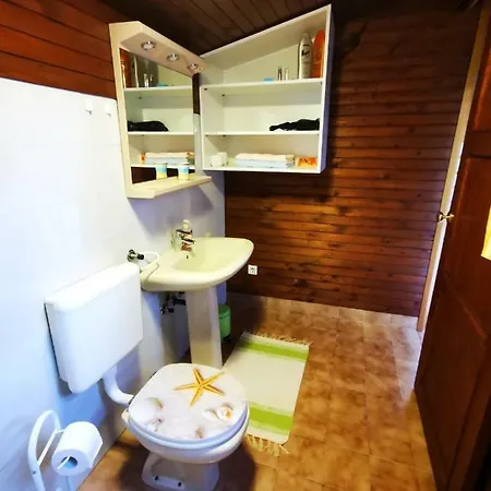 Merikotka - A Cozy Wooden Cottage, Slovenia
