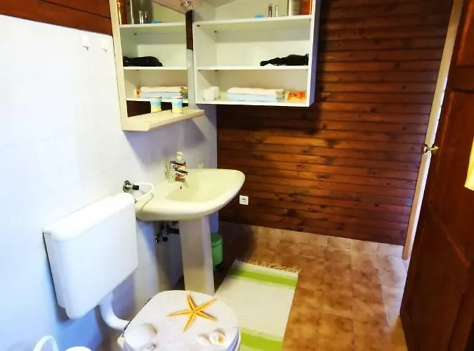 Merikotka - A Cozy Wooden Cottage, Slovenia